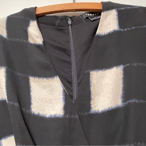 Trouvé sz 6 Plaid Surplice Romper - Picture 7 of 9